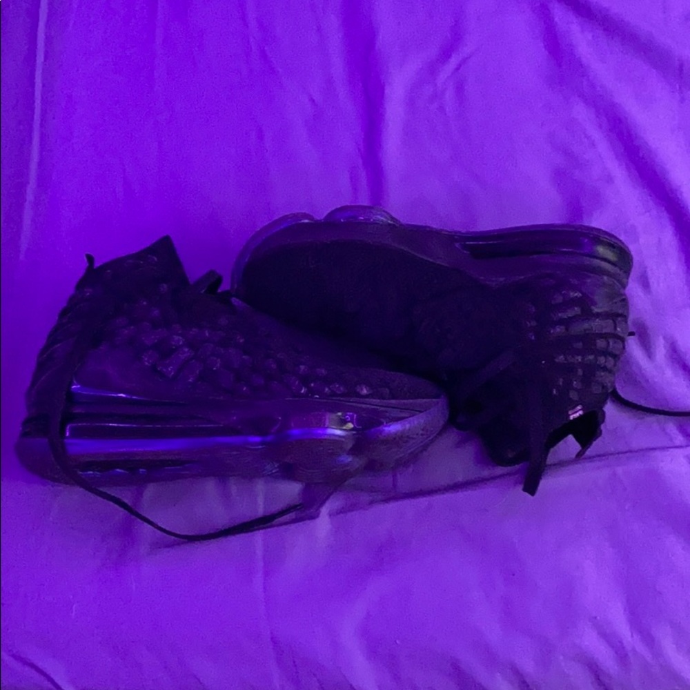 Lebron 17 Black and Chrome Colorway